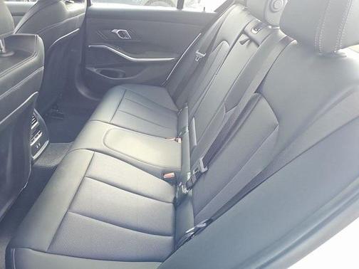2024 BMW 330 i