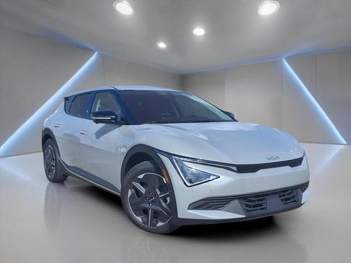 2025 Kia EV6 Light