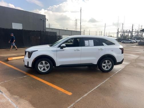 2025 Kia Sorento LX