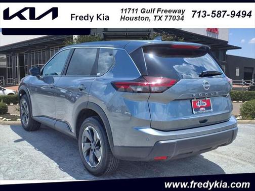 2025 Nissan Rogue SV