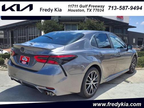 2018 Toyota Camry SE