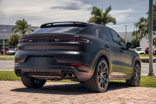 Arctic Grey 2024 Porsche Cayenne S Coupe AWD
