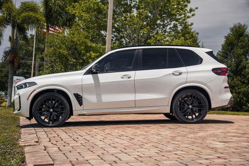 Alpine White 2024 BMW X5 M60i