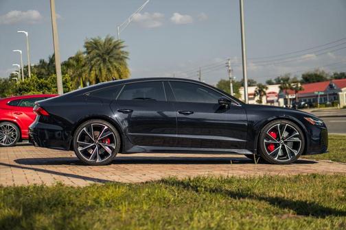 Sebring Black Crystal Effect 2022 Audi RS 7 4.0T quattro