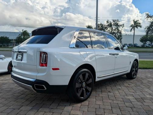 2021 Rolls-Royce Cullinan Base