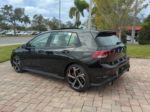 2024 Volkswagen Golf GTI 2.0T SE
