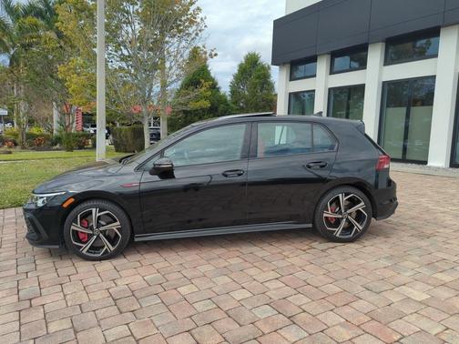 2024 Volkswagen Golf GTI 2.0T SE