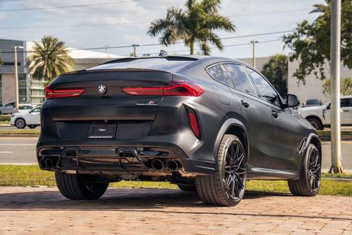 Black Sapphire Metallic 2022 BMW X6 M Base