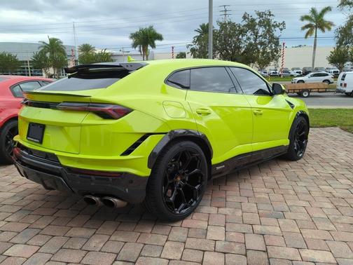 2024 Lamborghini Urus Performante