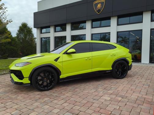 2024 Lamborghini Urus Performante