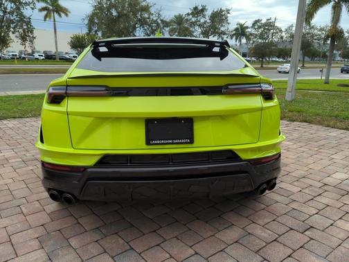 2024 Lamborghini Urus Performante