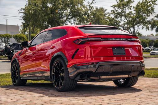 Arancio Xanto Metallic 2022 Lamborghini Urus Base