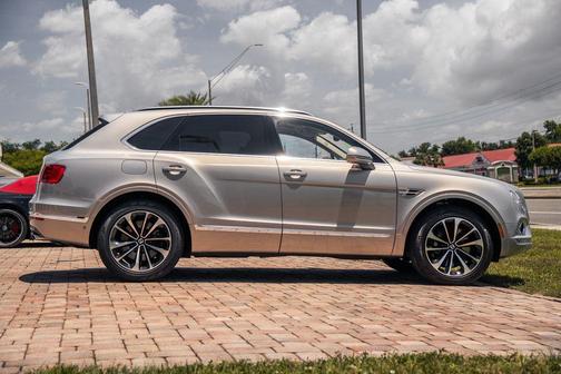 Silver 2017 Bentley Bentayga W12