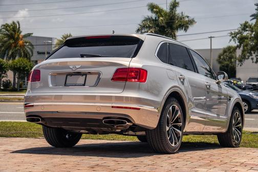 Silver 2017 Bentley Bentayga W12
