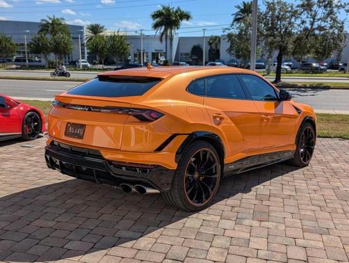 2023 Lamborghini Urus S