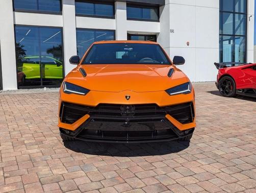 2023 Lamborghini Urus S