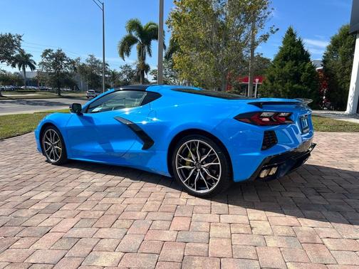 2023 Chevrolet Corvette Stingray w/2LT