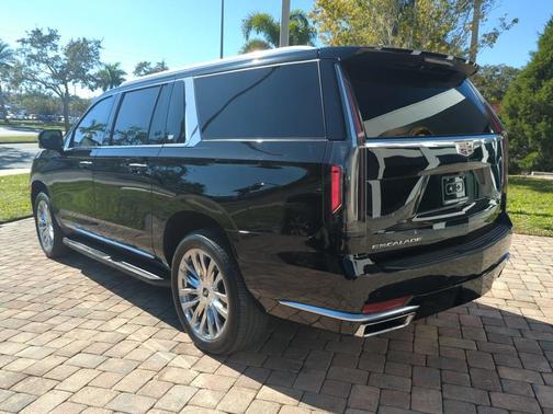 2023 Cadillac Escalade ESV Premium Luxury