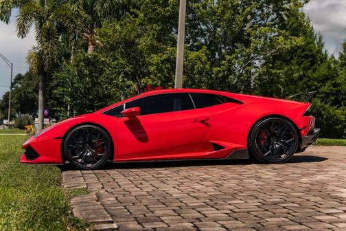 Rosso Mars Metallic 2016 Lamborghini Huracan LP610-4