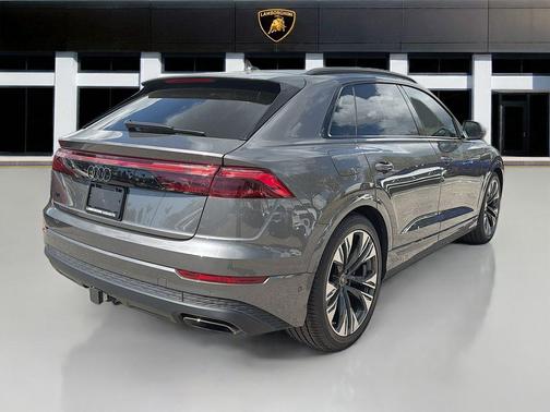 2025 Audi Q8 55 Premium