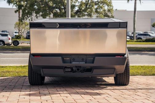 2024 Tesla Cybertruck Base
