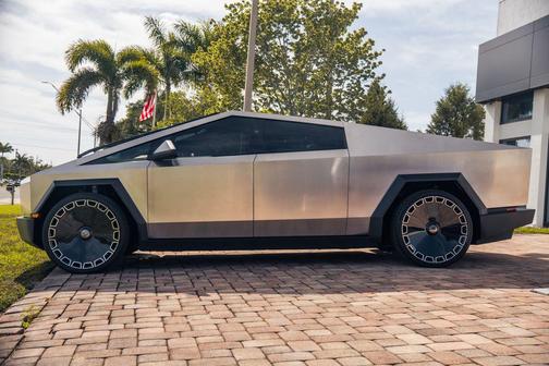 2024 Tesla Cybertruck Base