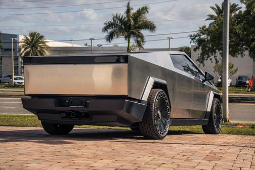 2024 Tesla Cybertruck Base