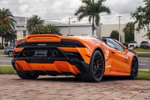 Arancio Borealis Metallic 2022 Lamborghini Huracan EVO Base
