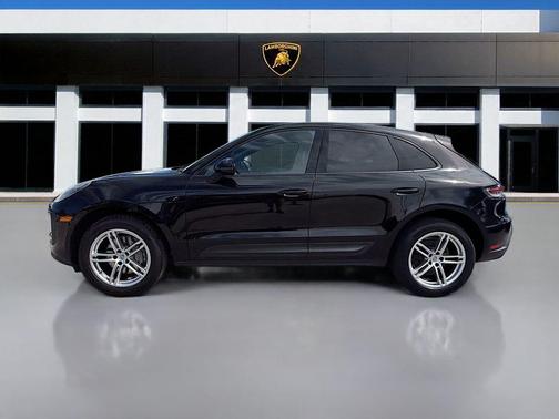 2022 Porsche Macan Base