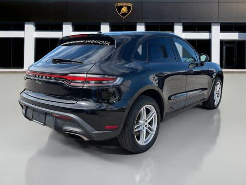 2022 Porsche Macan Base