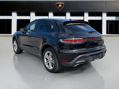2022 Porsche Macan Base
