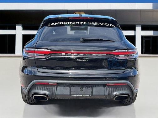 2022 Porsche Macan Base