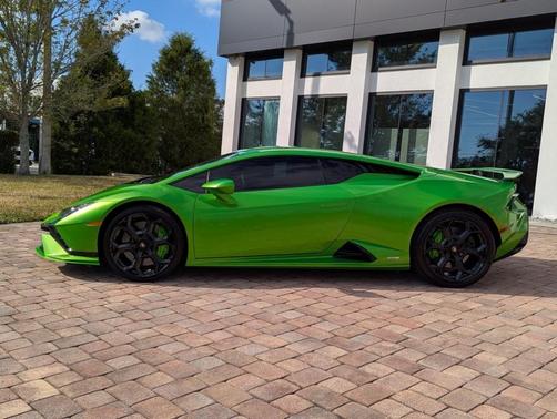 2024 Lamborghini Huracan Tecnica Base