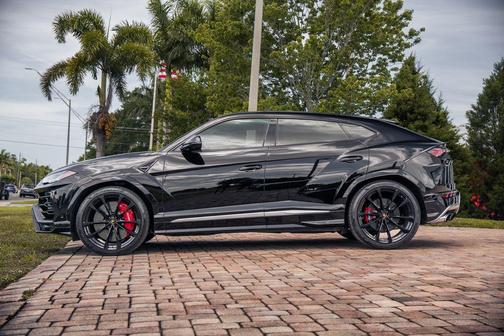 Nero Noctis 2019 Lamborghini Urus Base