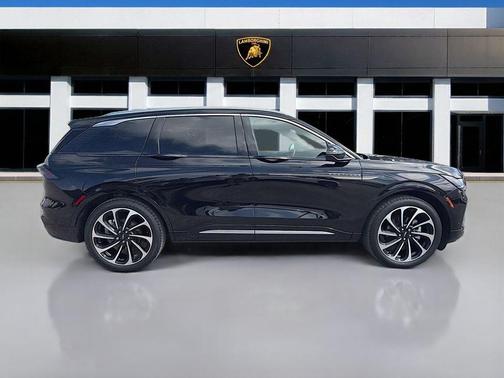 2024 Lincoln Nautilus Black Label