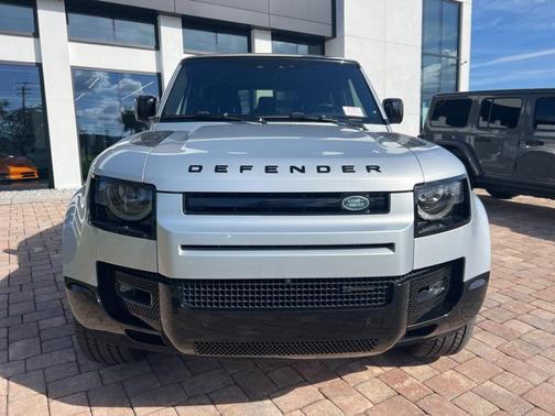 2022 Land Rover Defender 110 X-Dynamic HSE