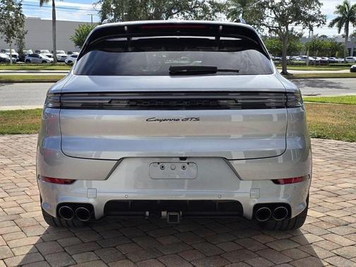 2025 Porsche Cayenne GTS