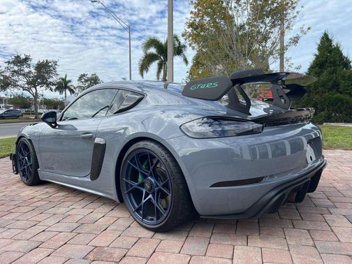 2023 Porsche 718 Cayman GT4 RS