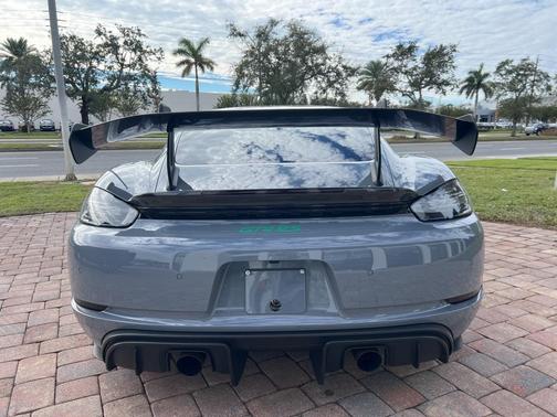 2023 Porsche 718 Cayman GT4 RS