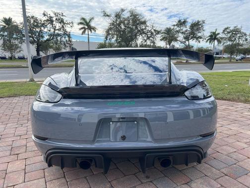 2023 Porsche 718 Cayman GT4 RS