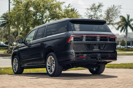 Starlight 2025 Lincoln Navigator L Reserve