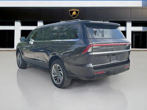 2025 Lincoln Navigator L Reserve