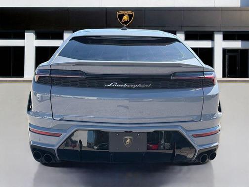 2025 Lamborghini Urus SE