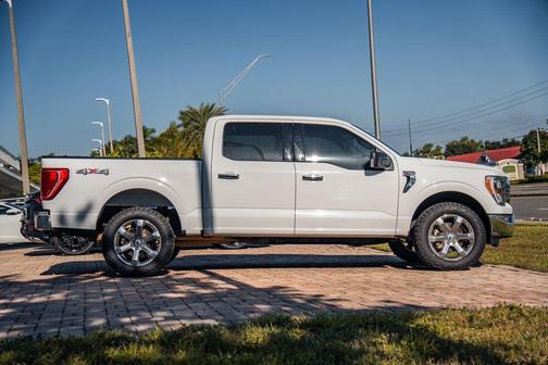 Oxford White 2022 Ford F-150 XLT