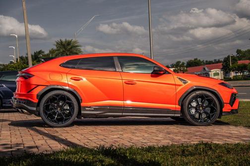 Arancio Xanto Metallic 2024 Lamborghini Urus Performante