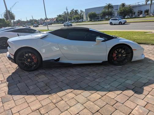 2017 Lamborghini Huracan LP610-4S