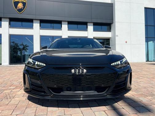 2022 Audi RS e-tron GT Base