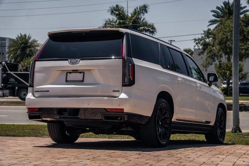 Crystal White Tri-Coat 2024 Cadillac Escalade ESV Sport Platinum