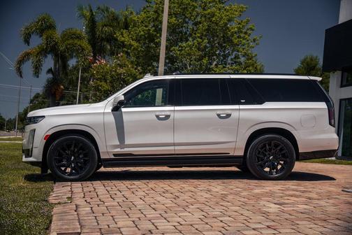 Crystal White Tri-Coat 2024 Cadillac Escalade ESV Sport Platinum