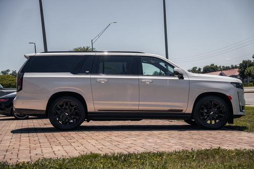 Crystal White Tri-Coat 2024 Cadillac Escalade ESV Sport Platinum